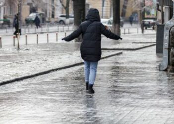 Як вберегтися від травм через ожеледицю: 4 поради фахівців