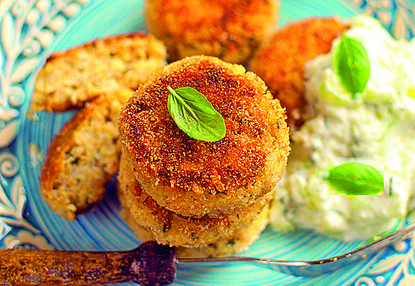 Меню з консервної банки: рибні котлети, юшка та заливний пиріг