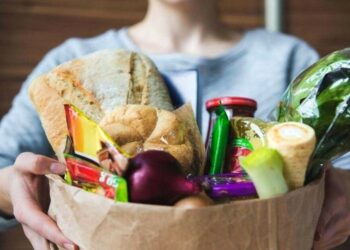 Найбільш вразливі категорії громадян отримають продовольчі набори: куди звертатися?