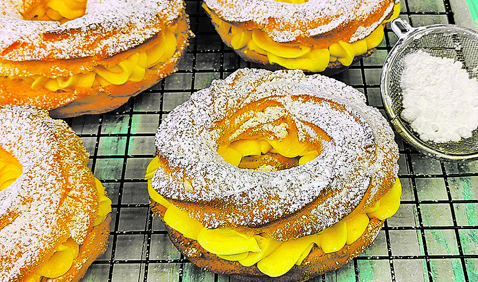 Заварні тістечка з сирним кремом