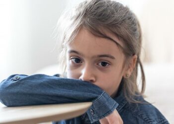 Дітям-сиротам війни надається щомісячна грошова допомога 5000 гривень: як оформити?