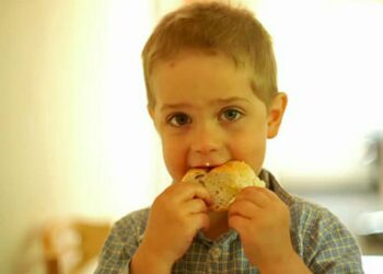 Які продукти та напої покласти дитині у тривожну валізку?