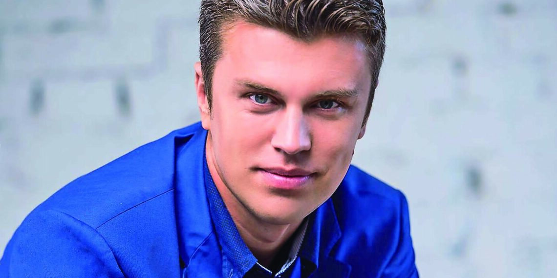 Євген Хмара: “Музикою можна і треба Україну прославляти”