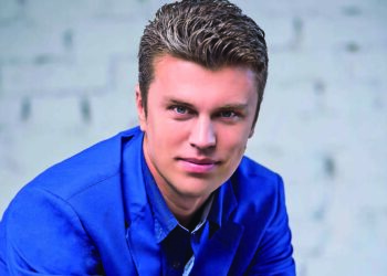 Євген Хмара: “Музикою можна і треба Україну прославляти”