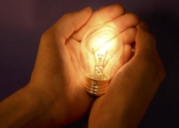 Викрутити лампочку допоможе картопля