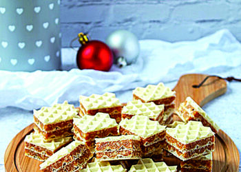 Торти з вафельних коржів: на солодке та закуску