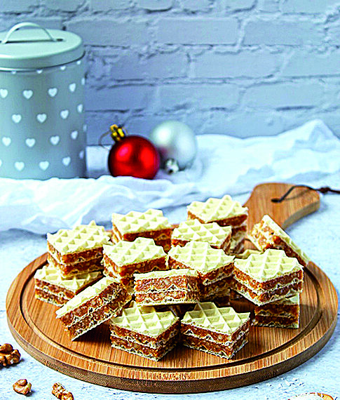 Торти з вафельних коржів: на солодке та закуску