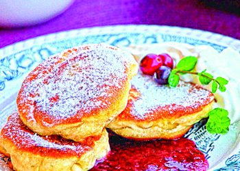 Оладки з яблуками