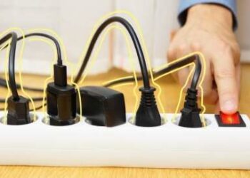 Як зберегти електроприлади під час відключень світла та уникнути пожежі?