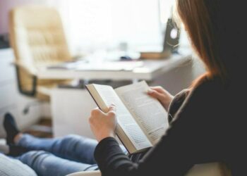 Книги, які варто прочитати, щоб краще розуміти власні емоції та навчитися контролювати їх