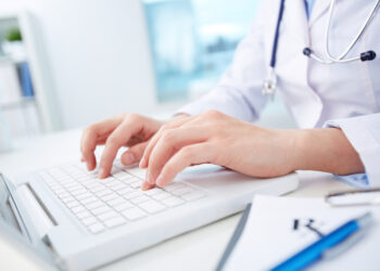 Як дізнатись, коли оплатять лікарняні або декретну допомогу