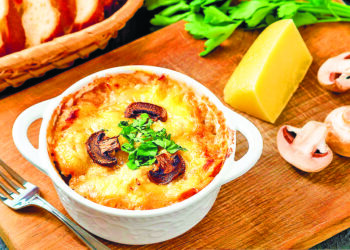 Жульєн із грибами та куркою