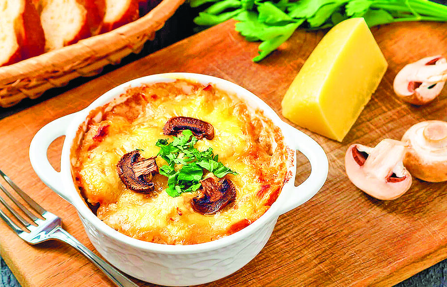 Жульєн із грибами та куркою