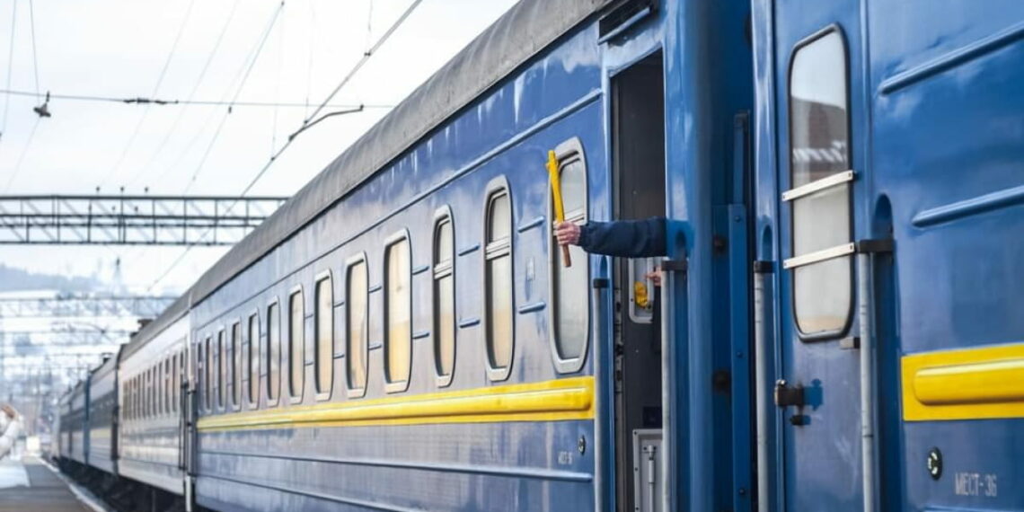 Спізнилися на свій рейс через тривогу?