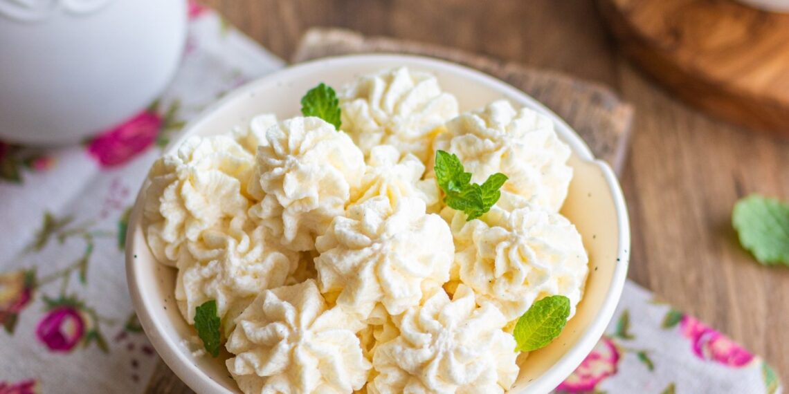 Лимонний крем із манки: для тортів, тістечок, млинців