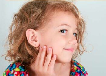 Зніміть з дітей прикраси