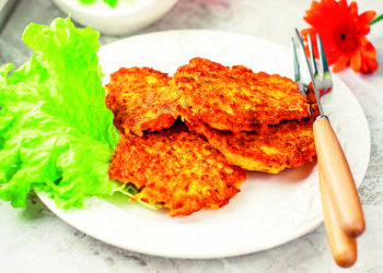 Сонячні деруни з морквою