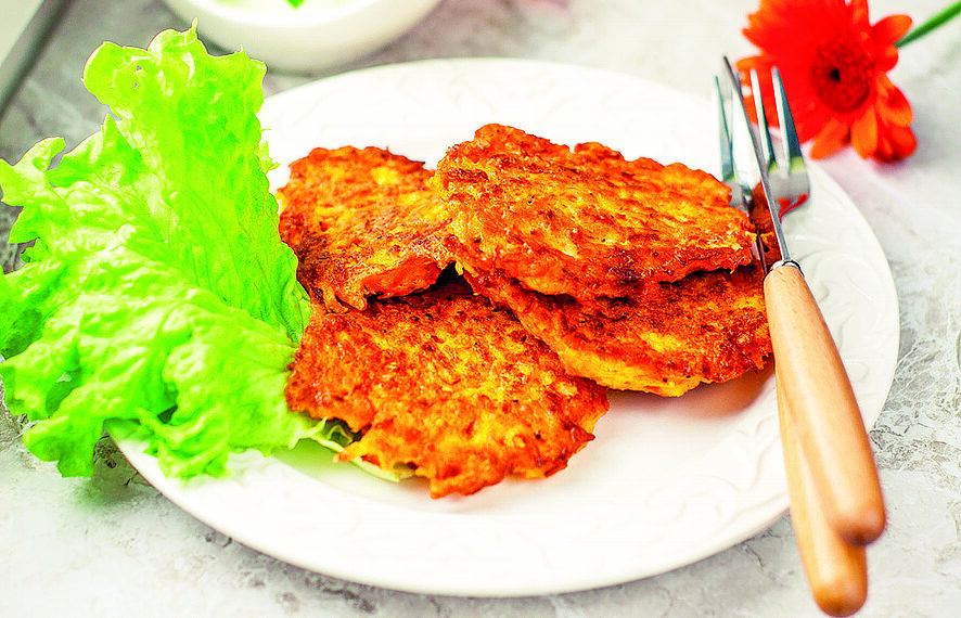 Сонячні деруни з морквою