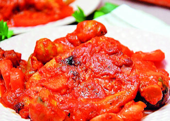 М’ясо, тушковане в аджиці