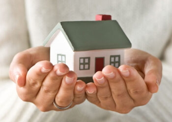 Уряд закликає громадян повідомляти про пошкодження майна