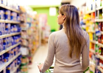 Чи мають право в магазинах перевіряти особисті речі покупців?