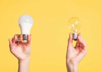 Лампочки обмінюватимуть не скрізь