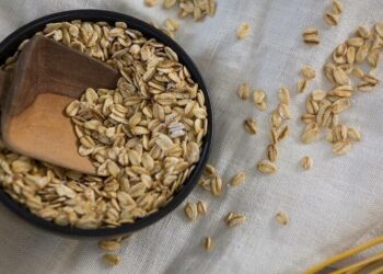 Підживлення з вівсяних пластівців — для гарної розсади