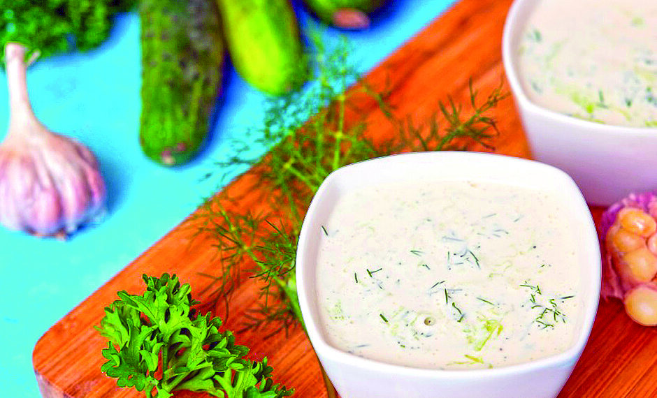 Огірковий соус до шашликів і печеної картоплі