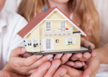 Чи потрібно звертатись за призначенням субсидії на неопалювальний період?