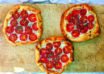 Галети з томатами та вершковим сиром