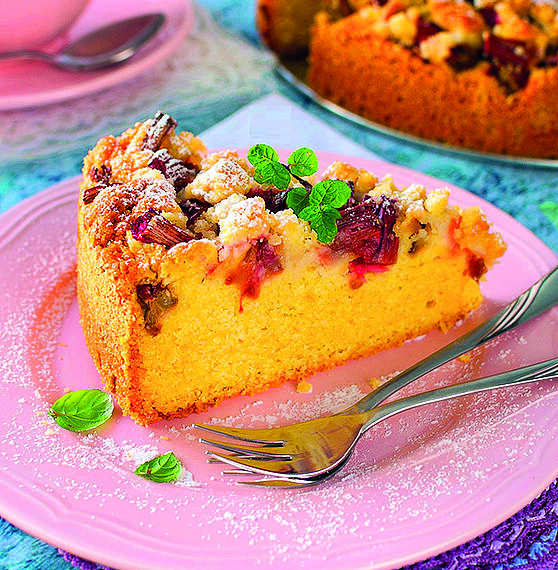 Пиріг на сирному тісті з ревенем