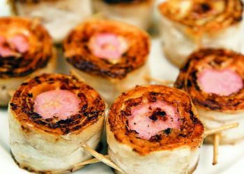 Суперсніданок: сосиски в лаваші