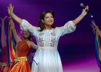 Надія Шестак: «Коли обіймаю наших воїнів, то роблю це від усіх мам»