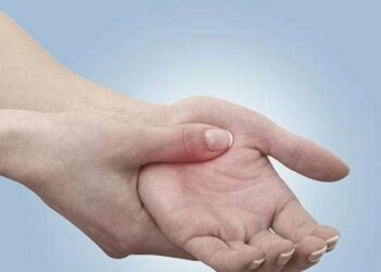 Артрит пальців: симптоми, причини, лікування