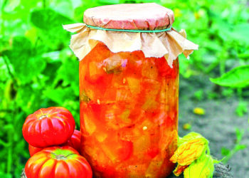 Овочевий салат з рисом на зиму: майже готовий обід