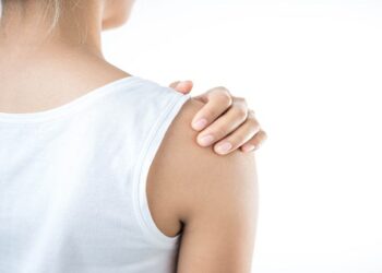 Що потрібно робити, коли плече “замерзло”