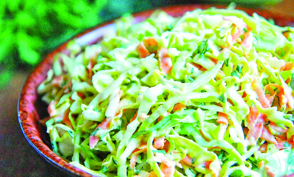 Салат із пекінської капусти з куркою