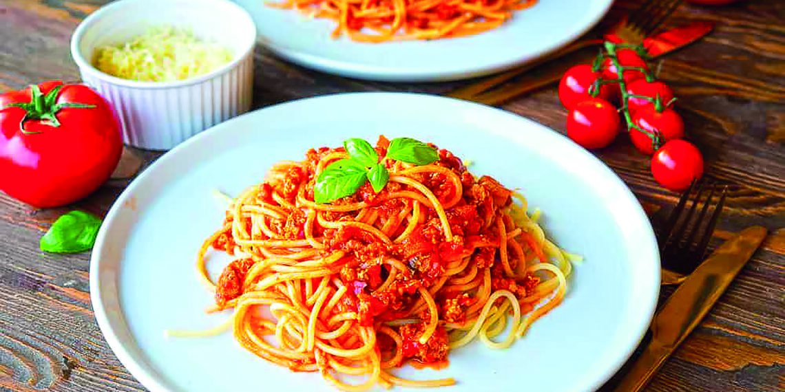 Смакує Італія: спагеті під соусом болоньєзе