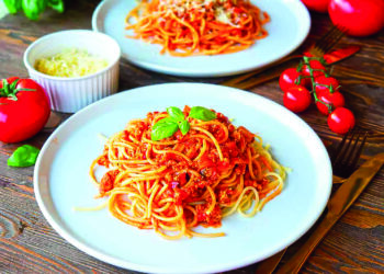 Смакує Італія: спагеті під соусом болоньєзе