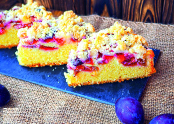 Пиріг зі сливами “Угорка”