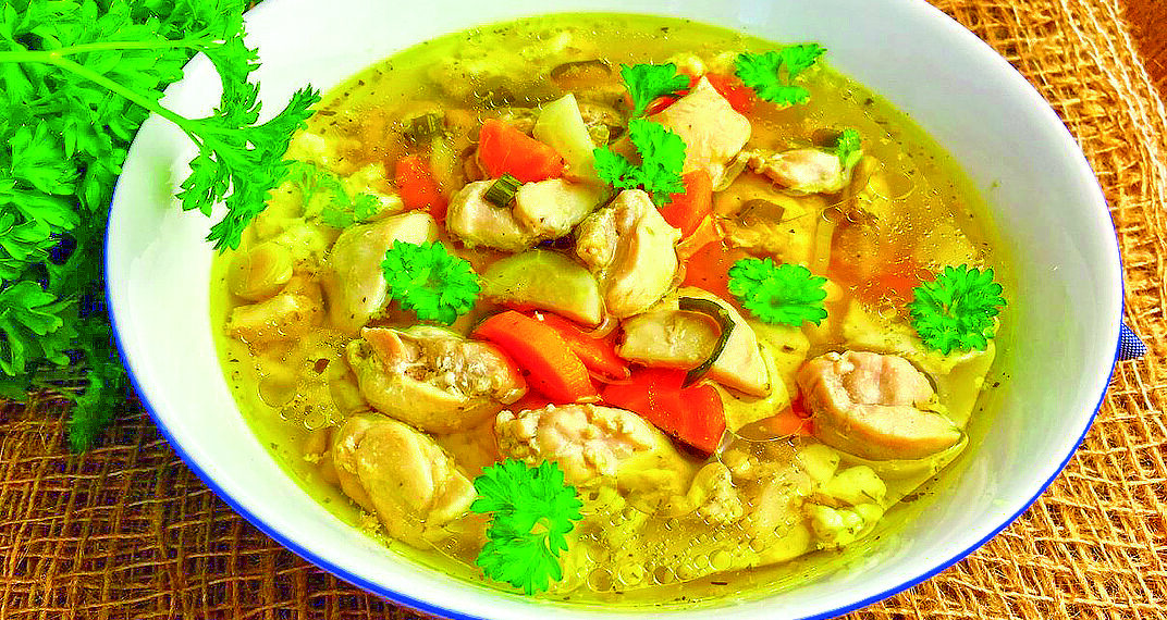 Курячий суп із галушками