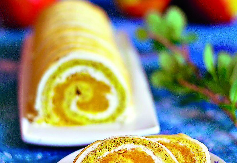 Яблучний рулет