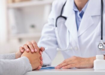 «Лікуйся!» Чат-бот жінок зорієнтує