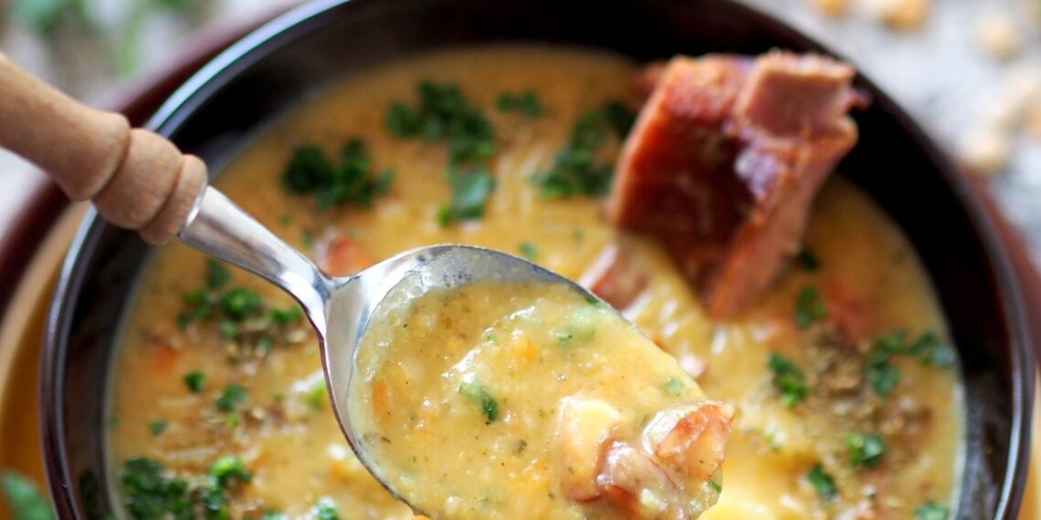 Гороховий суп із реберцями