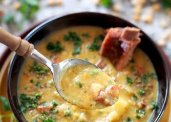 Гороховий суп із реберцями