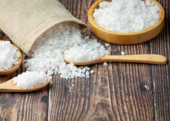 Застудили ноги? Гаряча сіль зніме біль