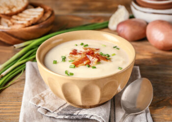 Ситний картопляний суп-підлива з м’ясом