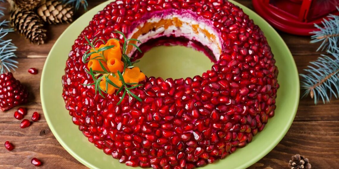Салат “Гранатовий браслет”