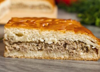 Пиріг із м’ясом і грибами