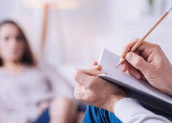 Людина пережила обстріл: як її підтримати